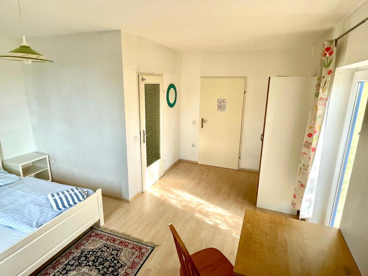 Gaestezimmer Rothneusiedl Hostel