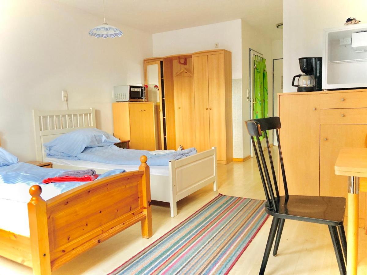 Gaestezimmer Rothneusiedl Albergue *